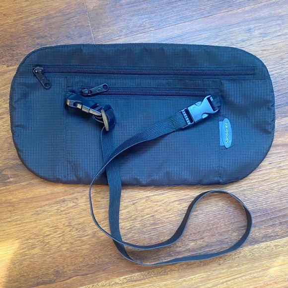 Samsonite Handbags - ♥️💖 Samsonite Safety Travel Belt Bag Fanny Pack Bum Bag Slim Design Black